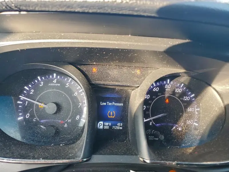 2015 TOYOTA AVALON XLE  