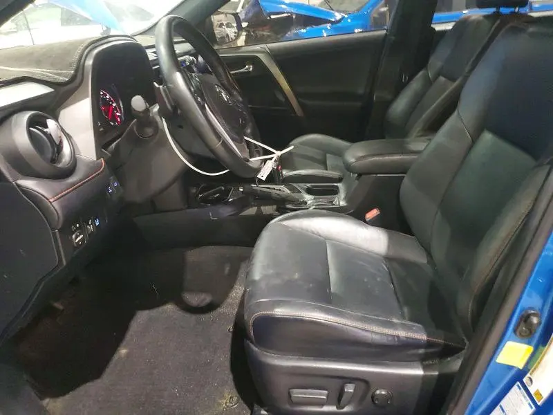 2017 TOYOTA RAV4 SE  
