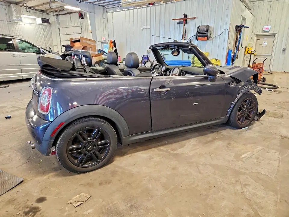 2014 MINI COOPER   