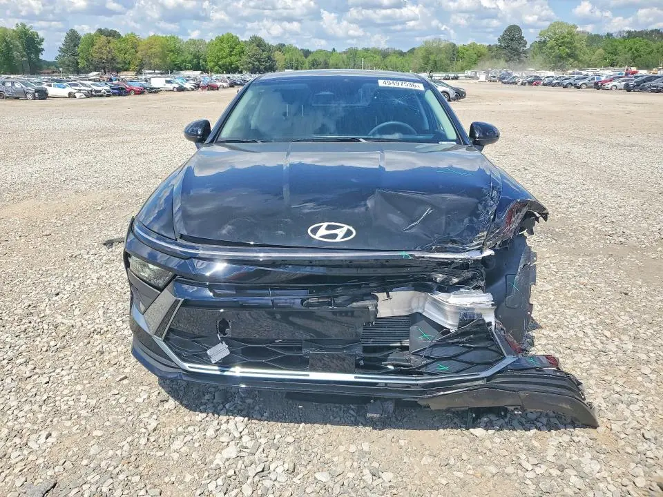 2025 HYUNDAI SONATA SE  