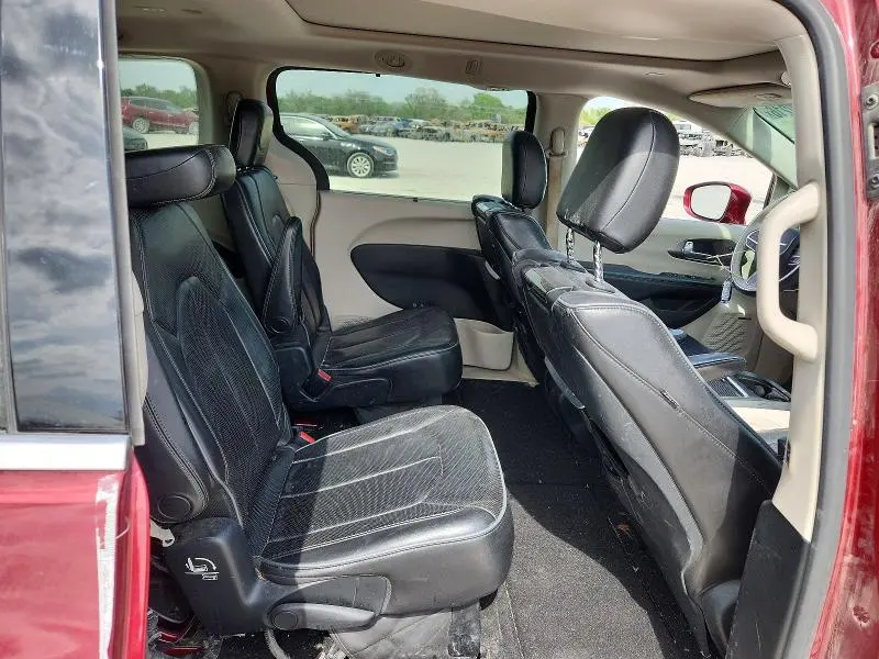 2017 CHRYSLER PACIFICA LIMITED  