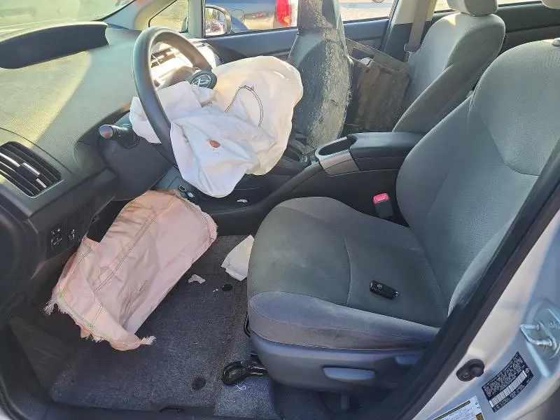 2013 TOYOTA PRIUS TWO  