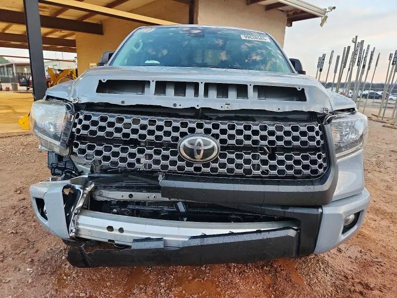 2020 TOYOTA TUNDRA CREWMAX SR5  