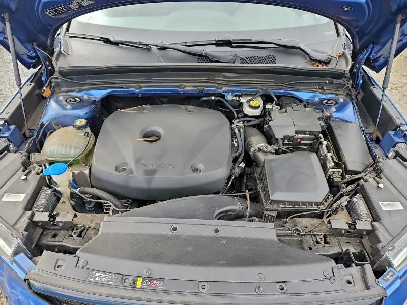 2019 VOLVO XC40 T5 R-DESIGN  