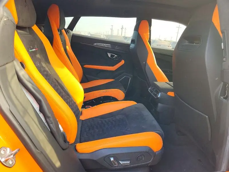 2022 LAMBORGHINI URUS   