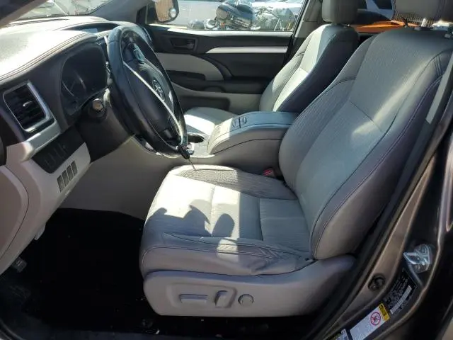2015 TOYOTA HIGHLANDER LE  