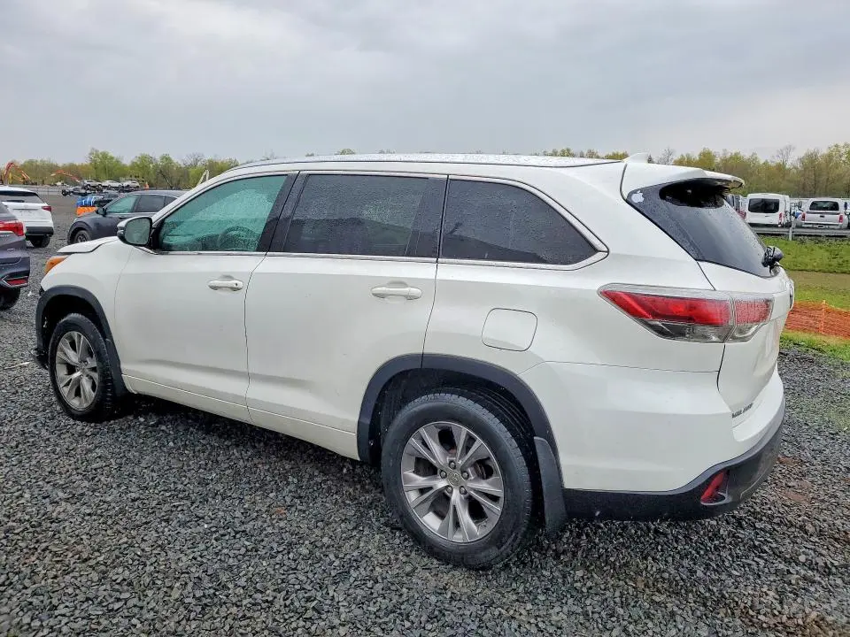 2015 TOYOTA HIGHLANDER XLE  