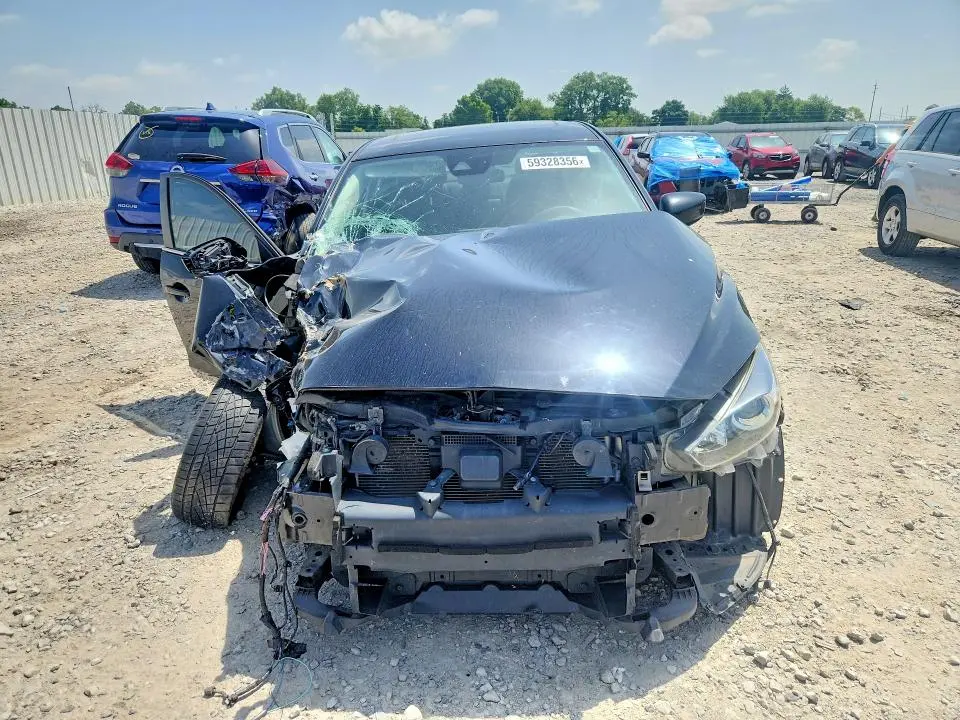 2017 MAZDA 3 TOURING  
