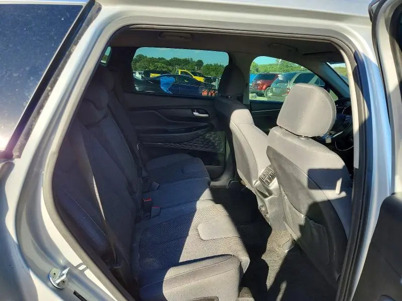 2019 HYUNDAI SANTA FE SE  