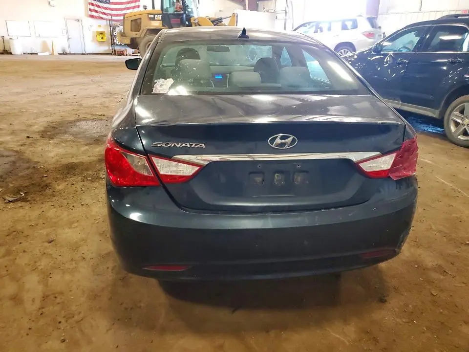 2011 HYUNDAI SONATA GLS  