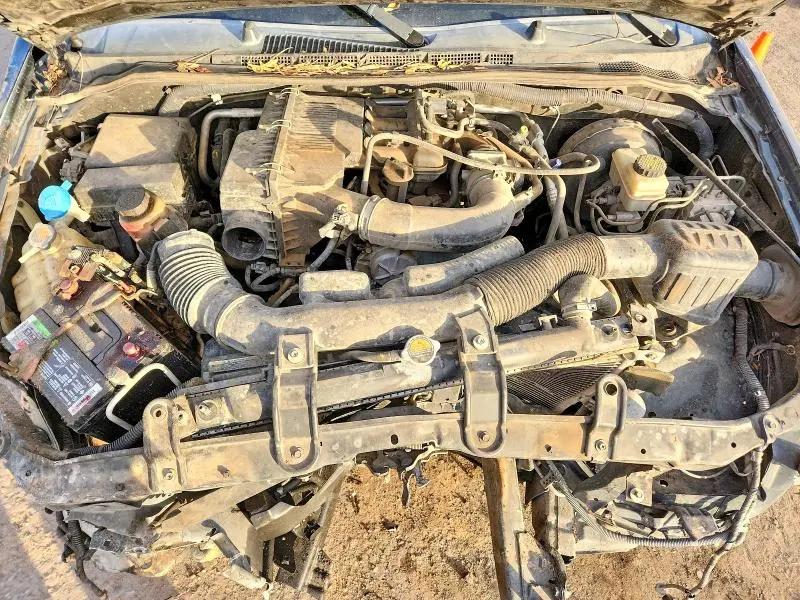 2014 NISSAN FRONTIER S  