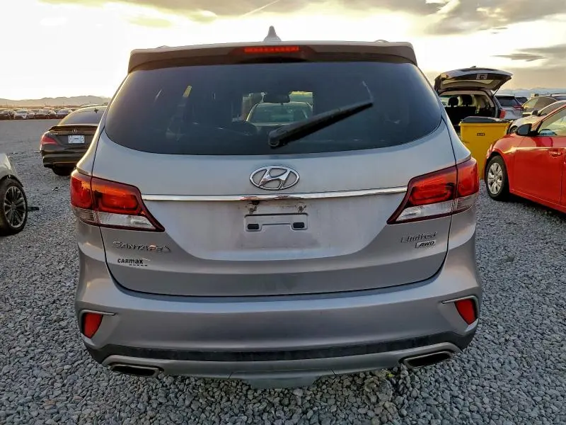 2017 HYUNDAI SANTA FE SE  