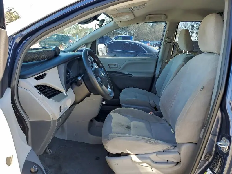 2019 TOYOTA SIENNA   