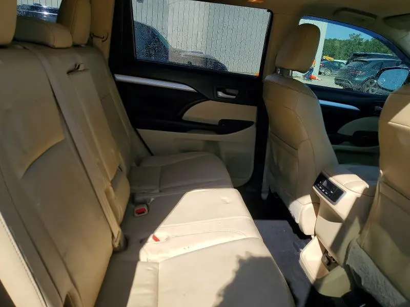 2015 TOYOTA HIGHLANDER XLE  