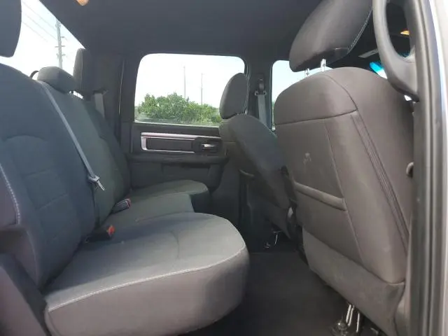 2024 RAM 1500 CLASSIC SLT  
