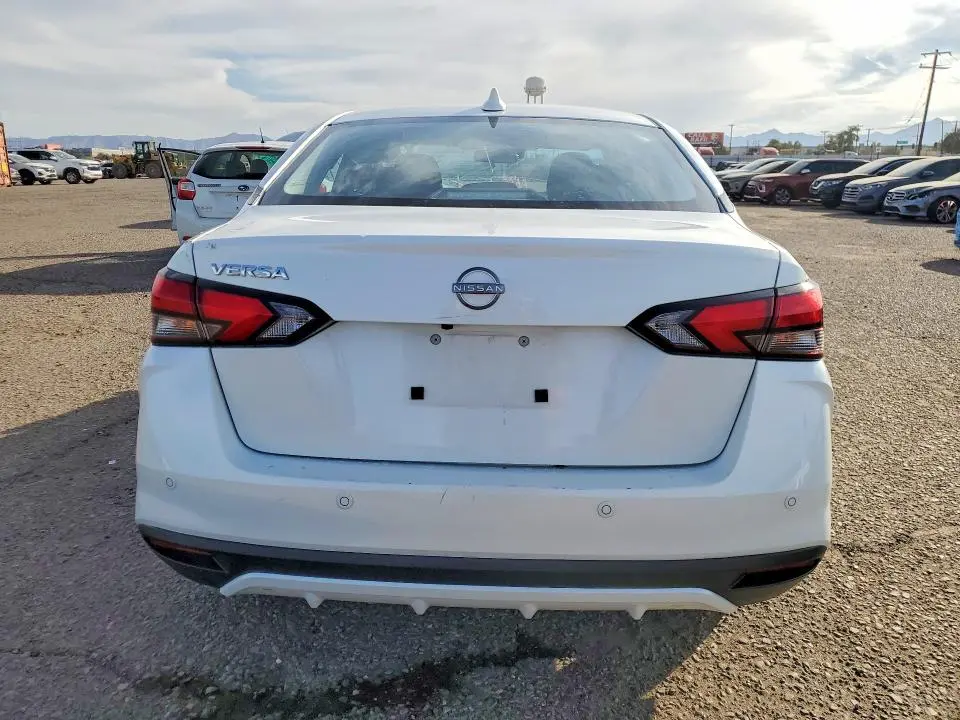 2025 NISSAN VERSA SV  