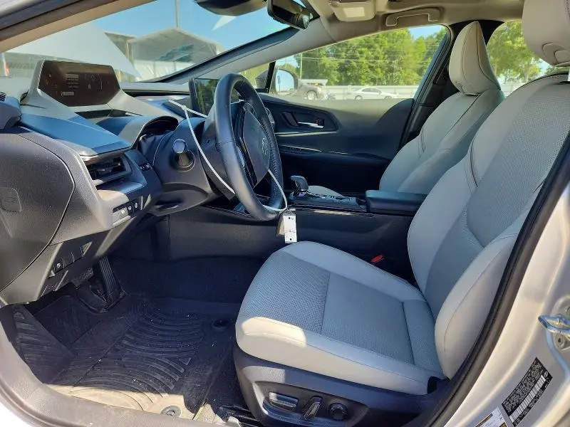 2023 TOYOTA PRIUS XLE  
