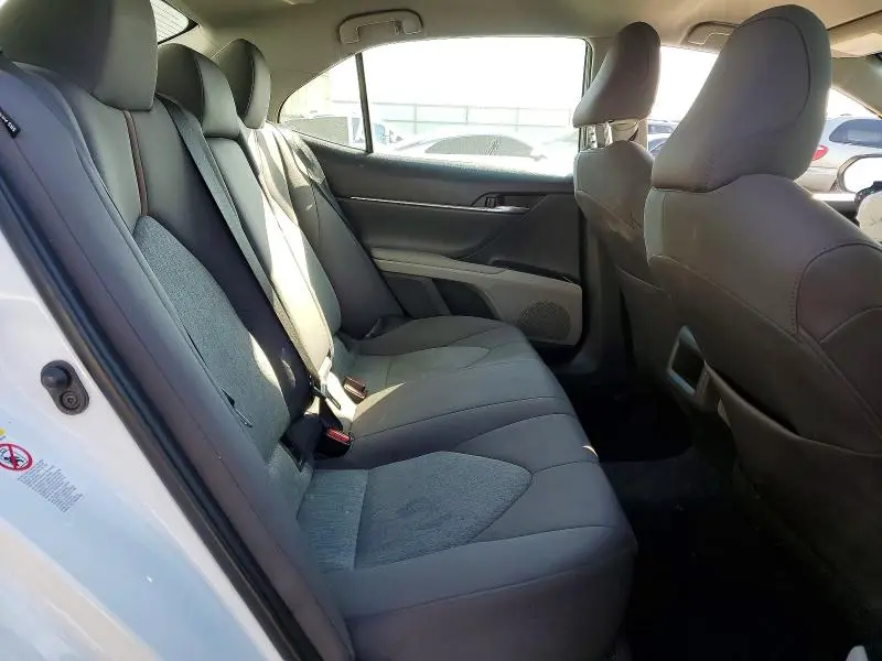 2018 TOYOTA CAMRY LE  