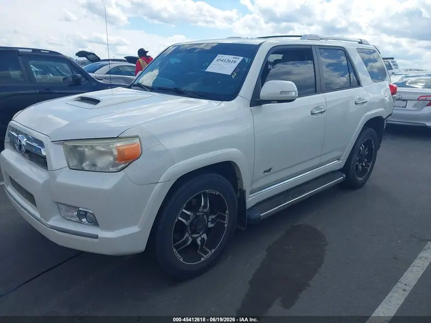 2013 TOYOTA 4RUNNER SR5