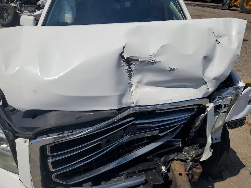 2015 GMC YUKON SLE  