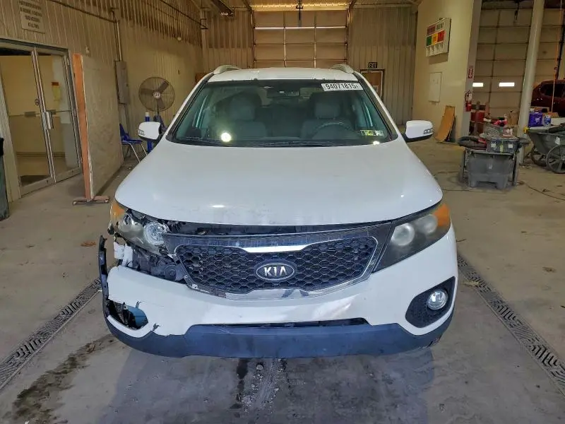 2011 KIA SORENTO BASE  