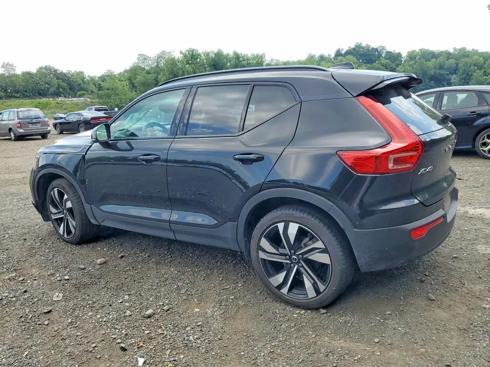 2024 VOLVO XC40 ULTIMATE  