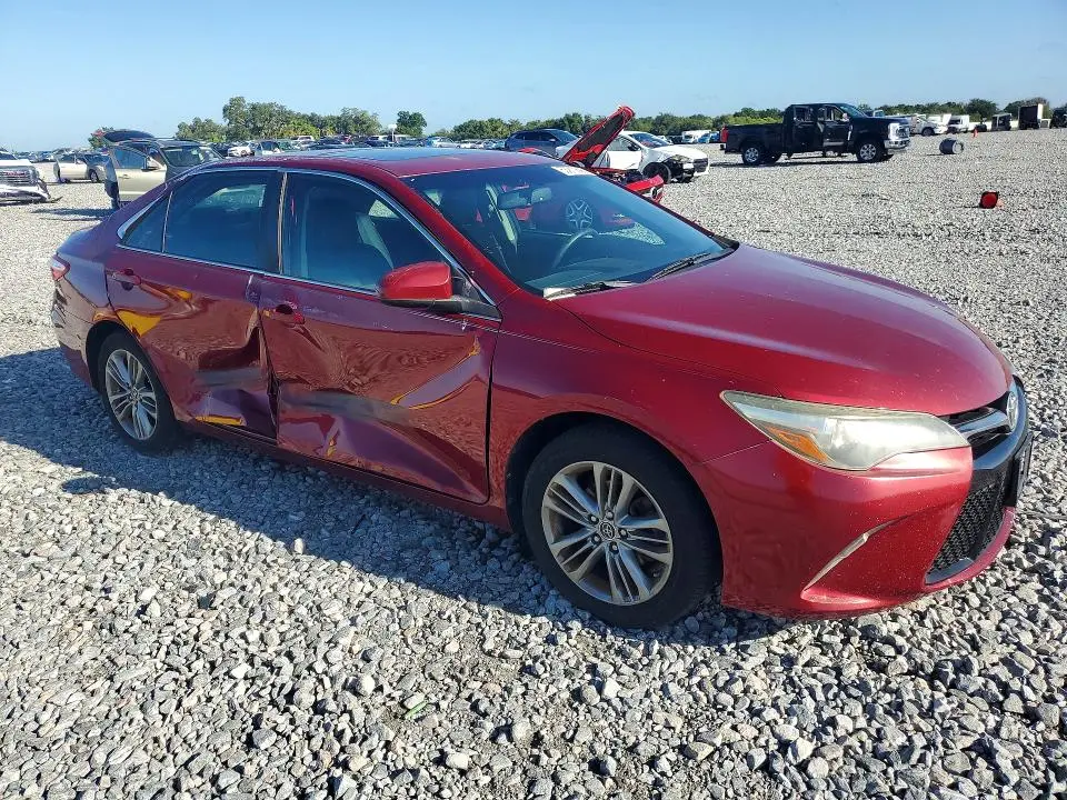 2015 TOYOTA CAMRY SE  