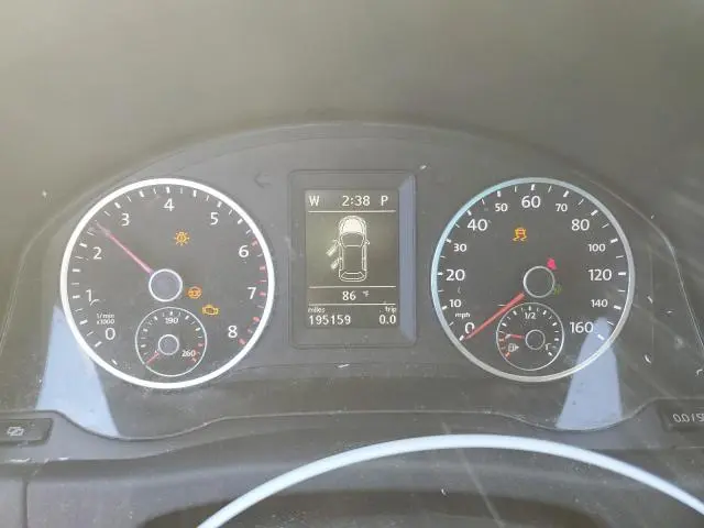 2010 VOLKSWAGEN TIGUAN S  