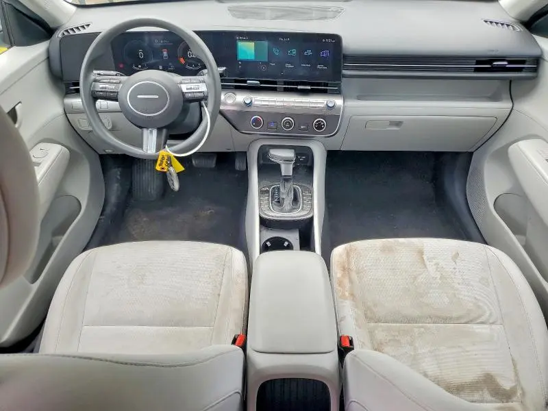 2024 HYUNDAI KONA SE  