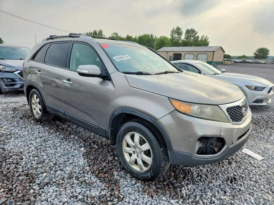 2013 KIA SORENTO LX  