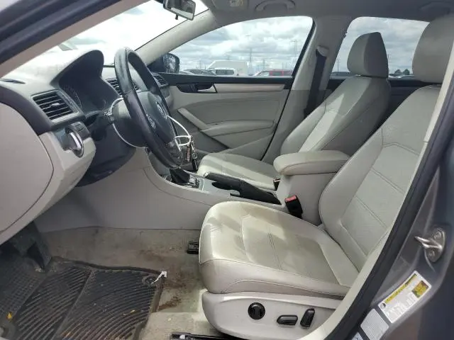 2015 VOLKSWAGEN PASSAT S  