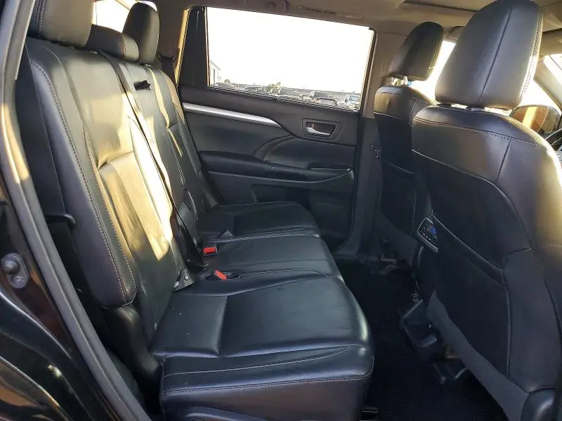 2015 TOYOTA HIGHLANDER XLE  
