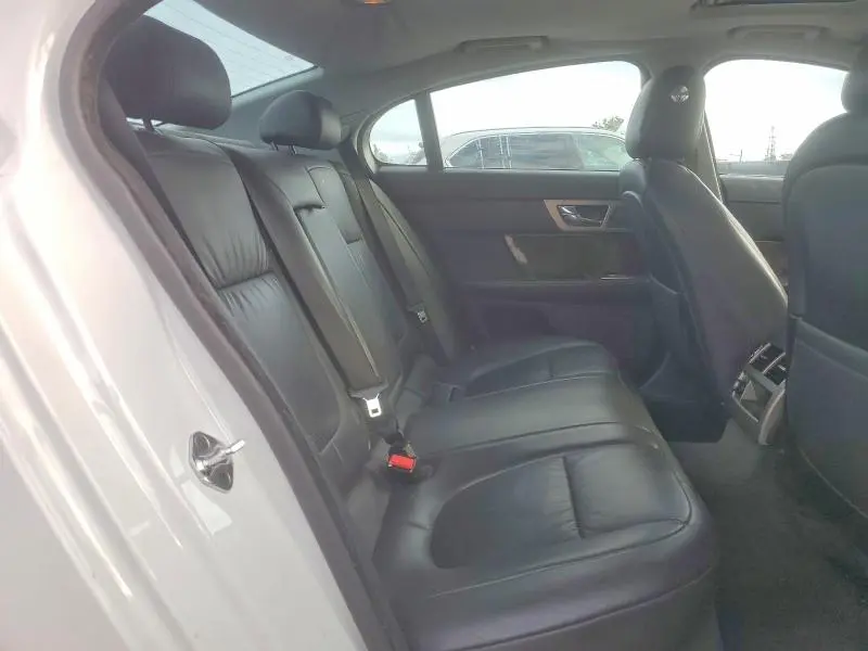 2011 JAGUAR XF PREMIUM  