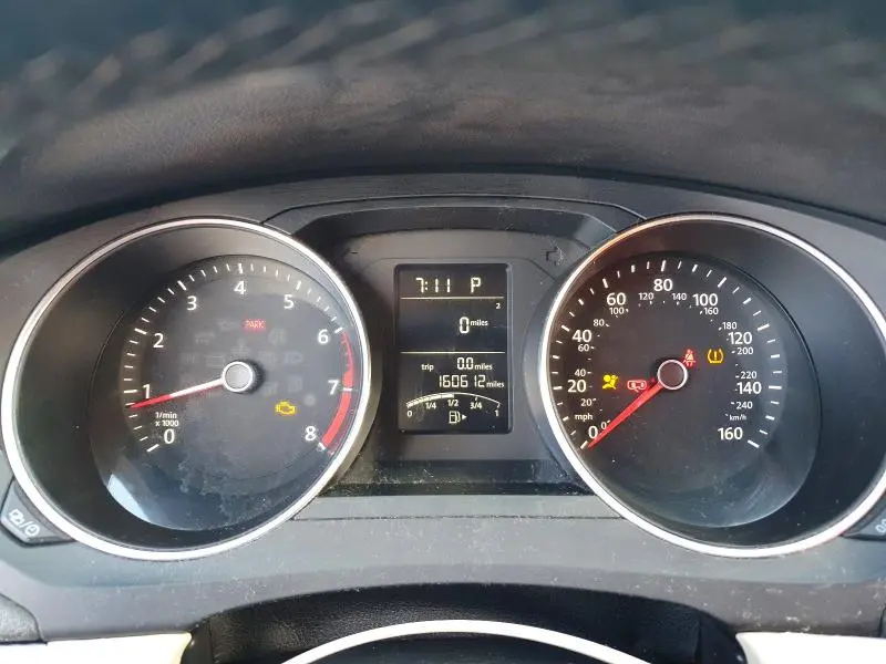 2016 VOLKSWAGEN JETTA SE  