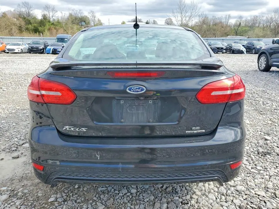 2015 FORD FOCUS SE  