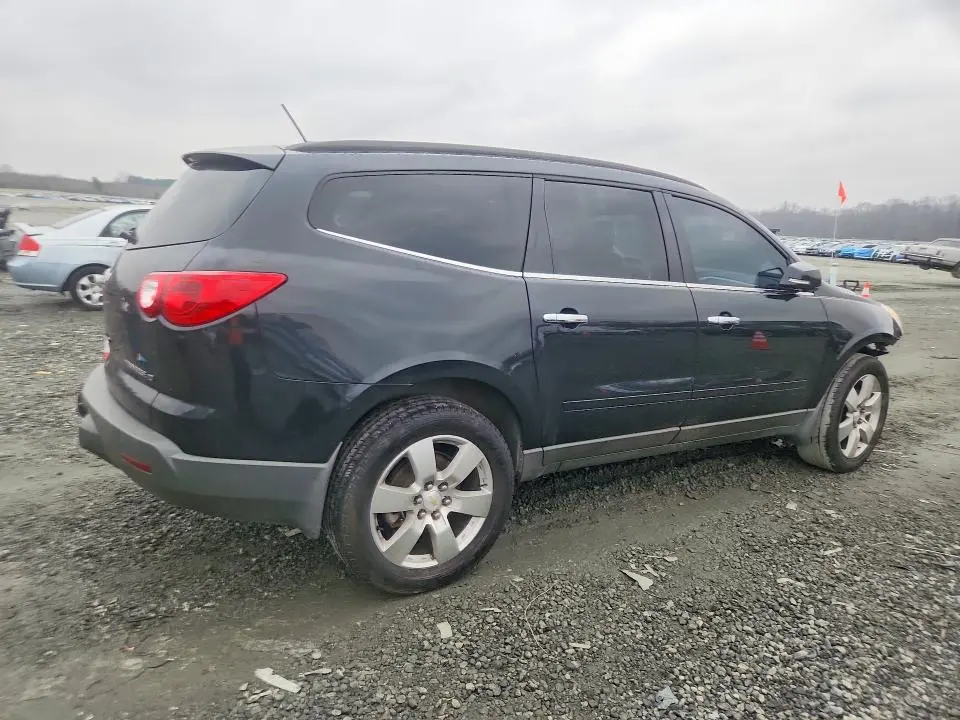 2011 CHEVROLET TRAVERSE LT  