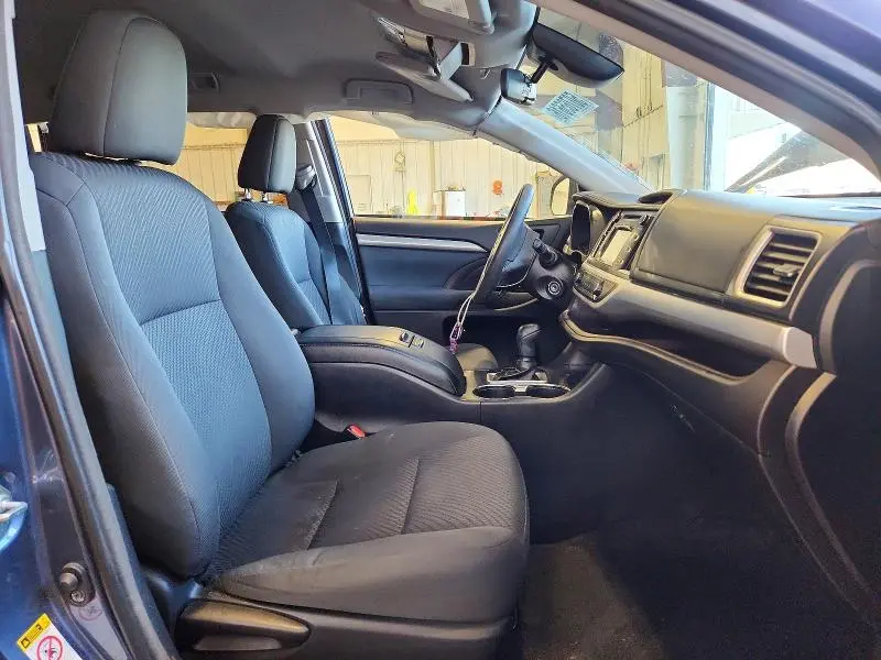 2018 TOYOTA HIGHLANDER LE  