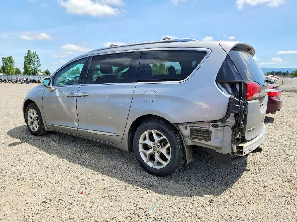 2019 CHRYSLER PACIFICA LIMITED  