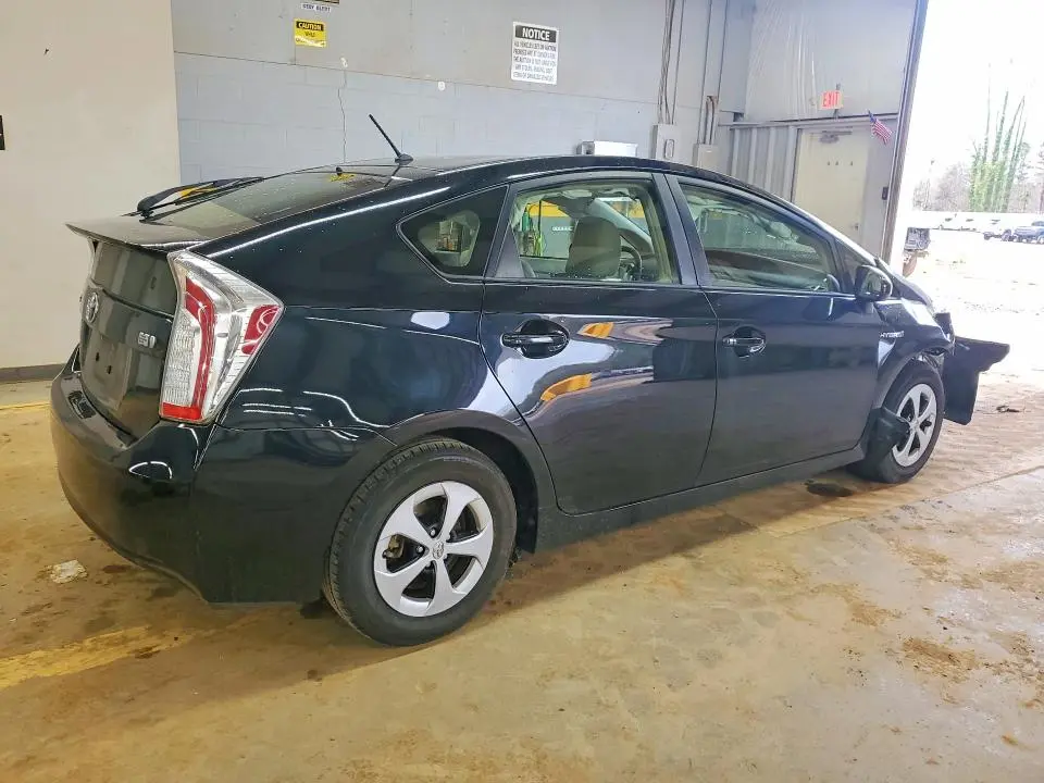 2015 TOYOTA PRIUS TWO  