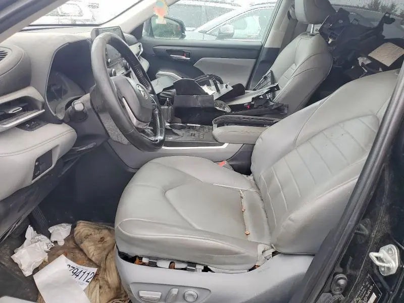 2020 TOYOTA HIGHLANDER XLE  