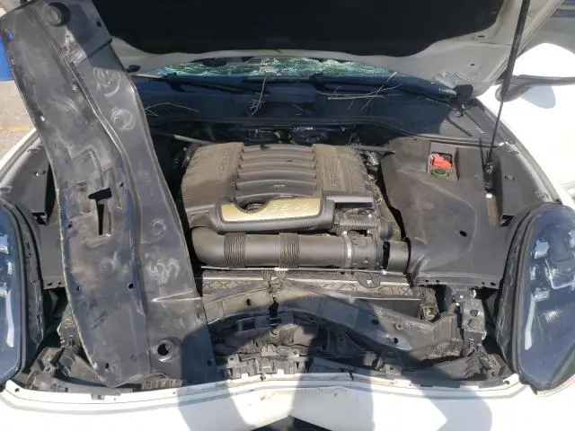 2016 PORSCHE CAYENNE   