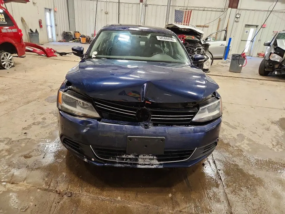 2013 VOLKSWAGEN JETTA SE  