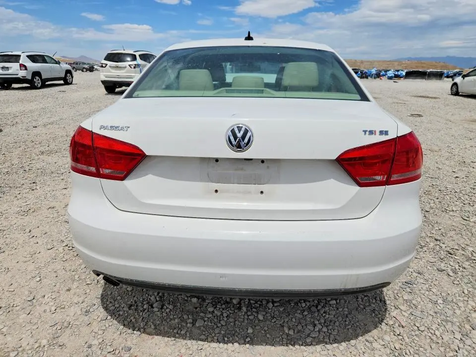 2014 VOLKSWAGEN PASSAT SE  