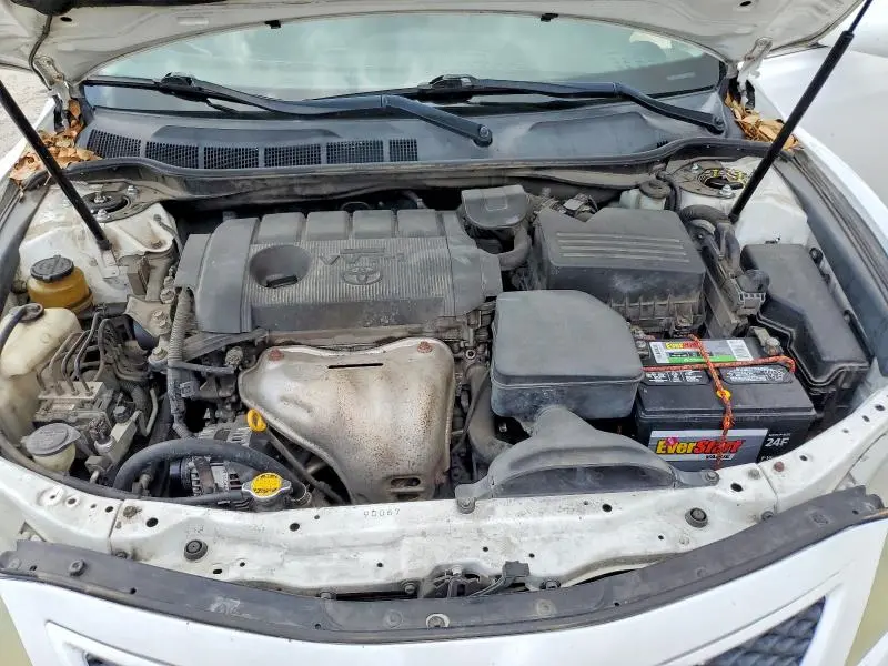 2011 TOYOTA CAMRY SE  