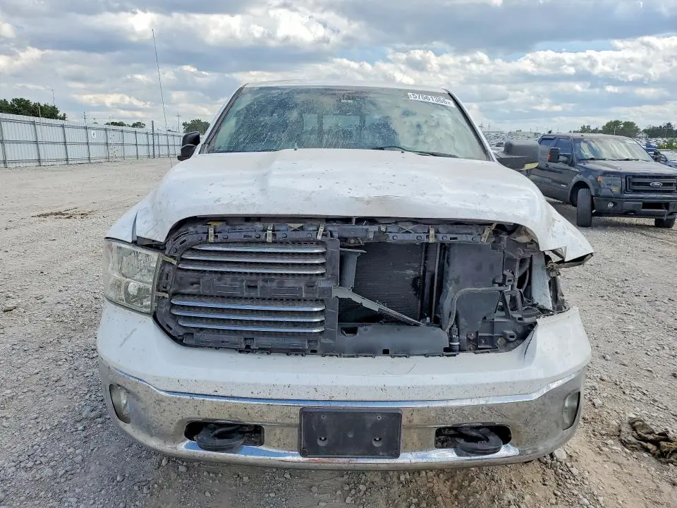 2015 RAM 1500 SLT  