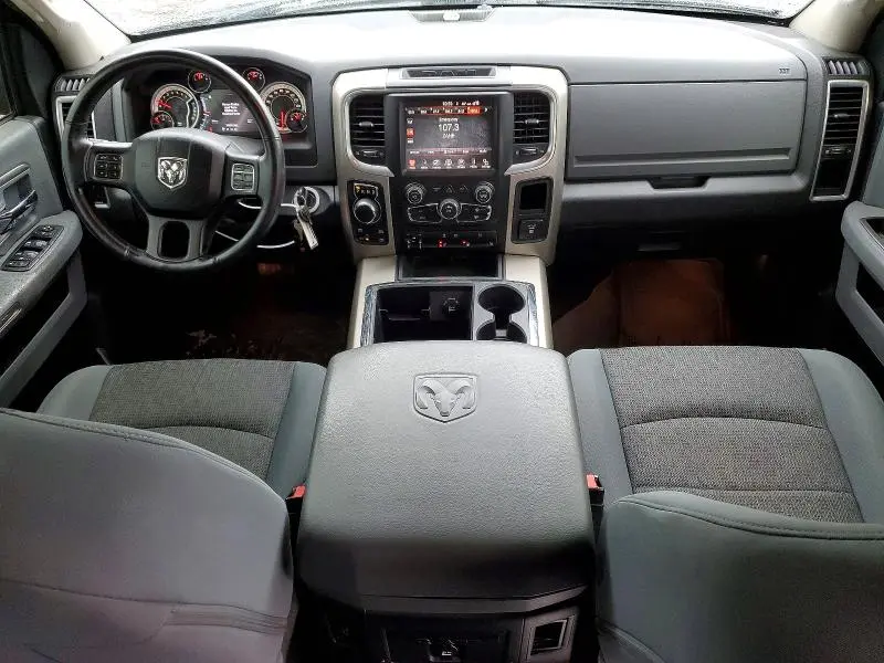 2013 RAM 1500 SLT  