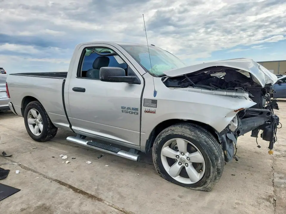 2013 RAM 1500 ST  