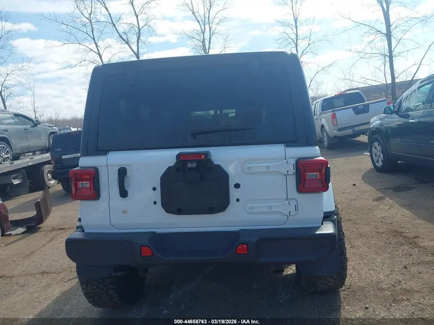 2018 JEEP WRANGLER UNLIMITED SAHARA 4X4