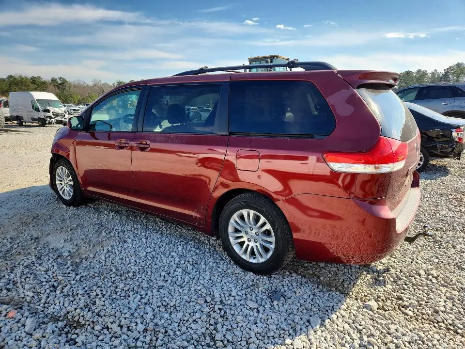 2011 TOYOTA SIENNA XLE  