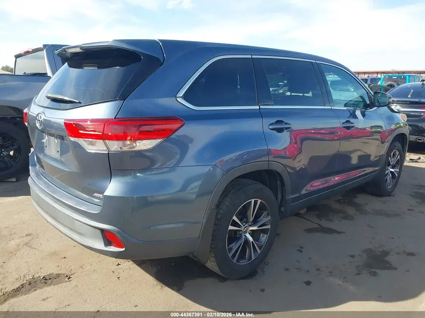 2019 TOYOTA HIGHLANDER LE